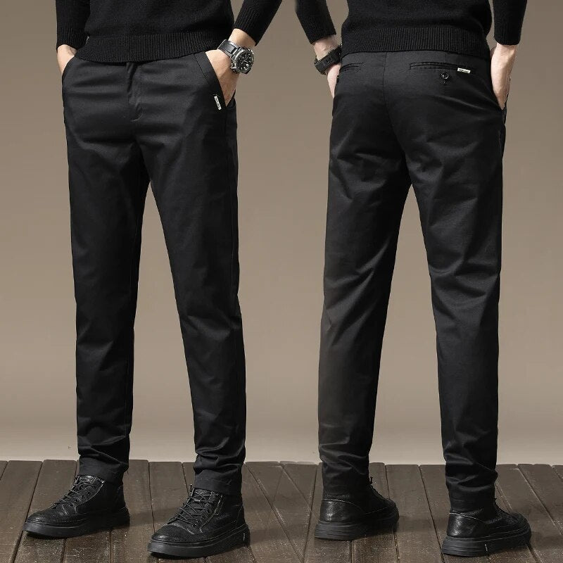 Calça Chino em Sarja Masculina - Linha Contemporânea