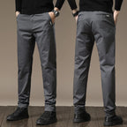 Calça Chino em Sarja Masculina - Linha Contemporânea