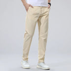 Calça Chino em Sarja Masculina - Linha Essencial
