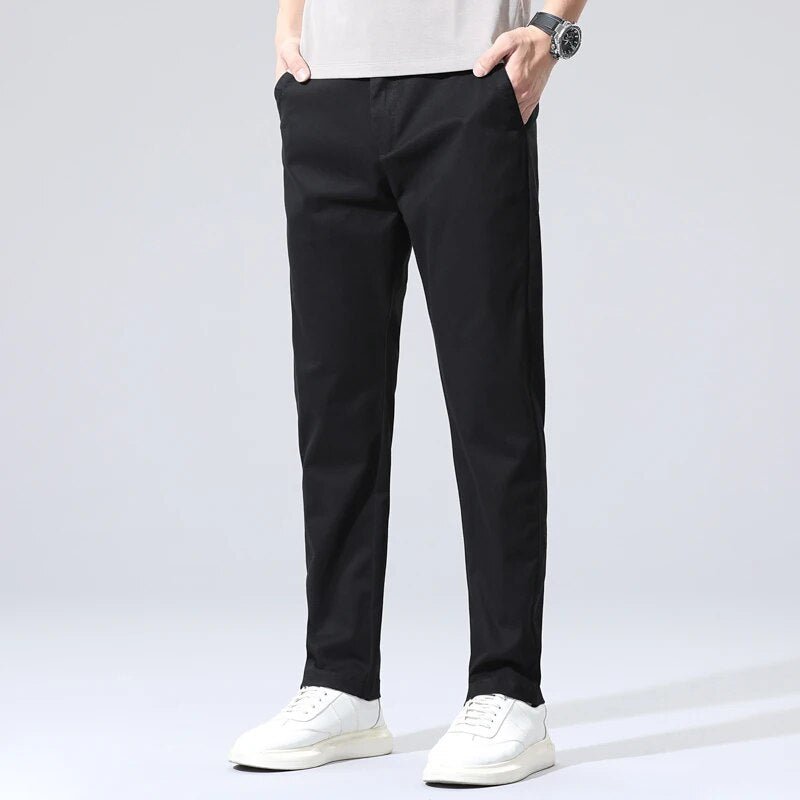 Calça Chino em Sarja Masculina - Linha Essencial