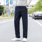 Calça Chino em Sarja Masculina - Linha Essencial