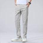 Calça Chino em Sarja Masculina - Linha Essencial