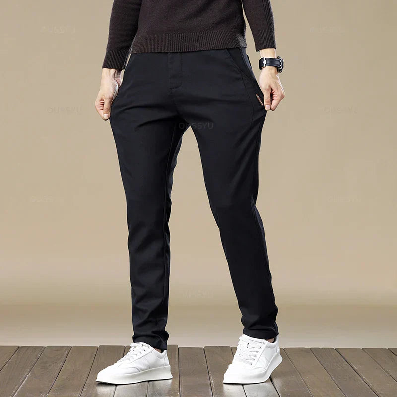 Calça Chino em Sarja Masculina - Linha Urbana