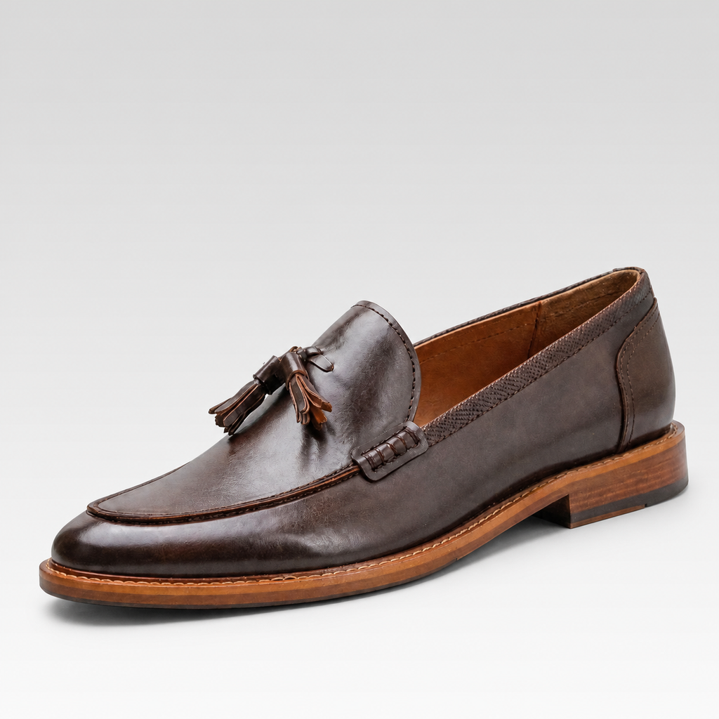 Mocassim Masculino de Couro - Varenna — fundo cinza Rivello