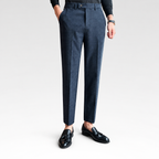 Calça Alfaiataria Masculina - Azul/Cinza — fundo cinza
